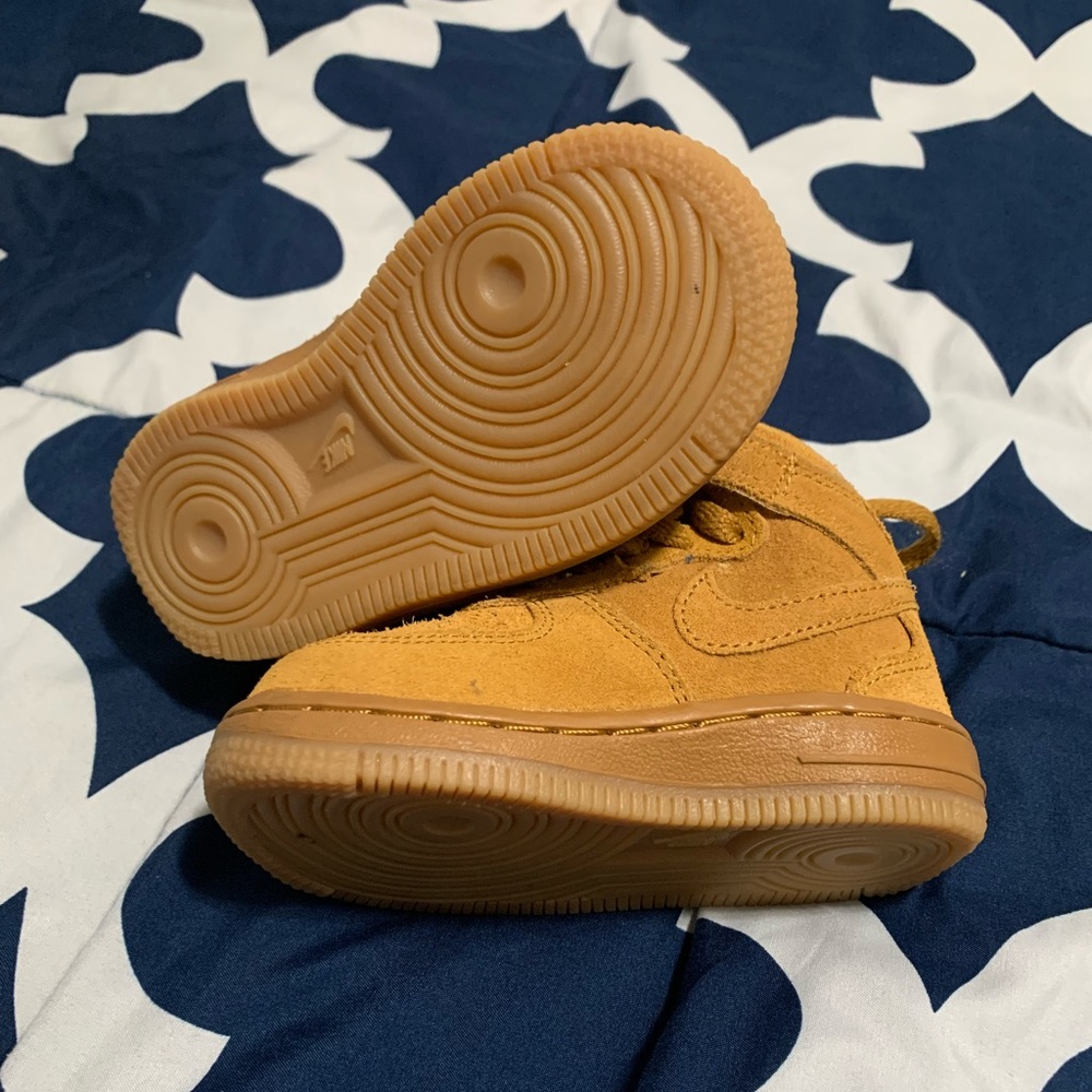 Nike Air Force LV8 toddler size 5C brand new only used once